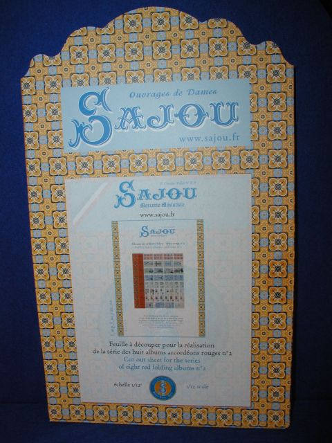 Sajou-Miniatur-Kurzwaren Sajou-Alben Rote Serie No. 1, Bastelkit aus Papier in Miniatur für die