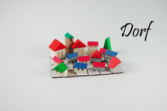 Dorf oder Burg Holzkunst aus dem Erzgebirge für die Puppenstube das Puppenhaus Dollhouse Miniatures