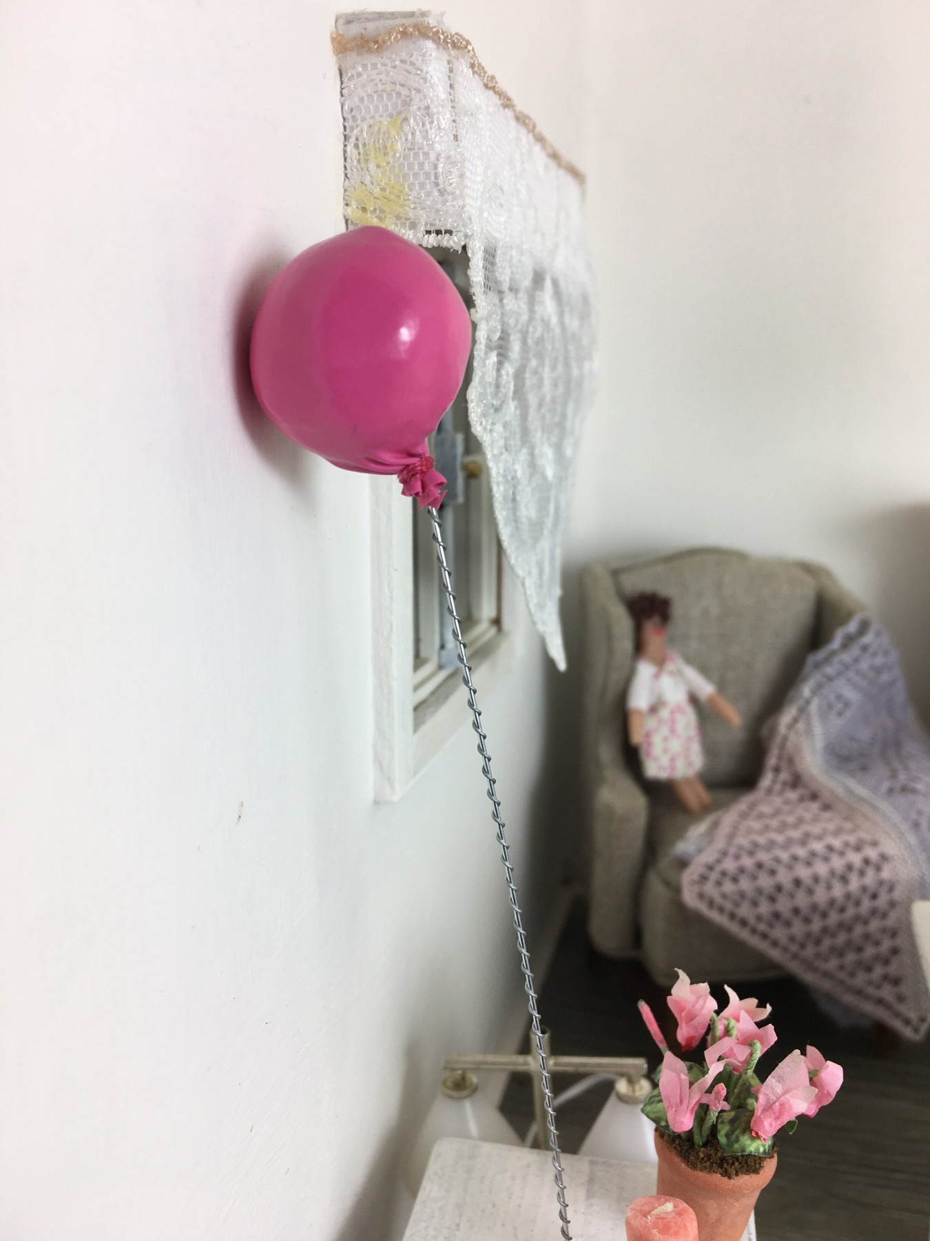 Luftballon in 1:12 Spielzeug für das Puppenhaus Kind 6