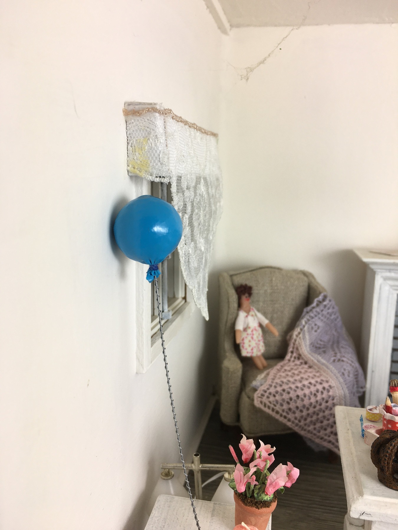 Luftballon in 1:12 Spielzeug für das Puppenhaus Kind 7
