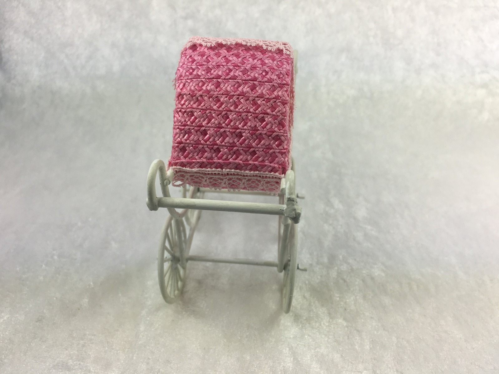 Kinderwagen Pink im Vintage Stile in 1:12 5