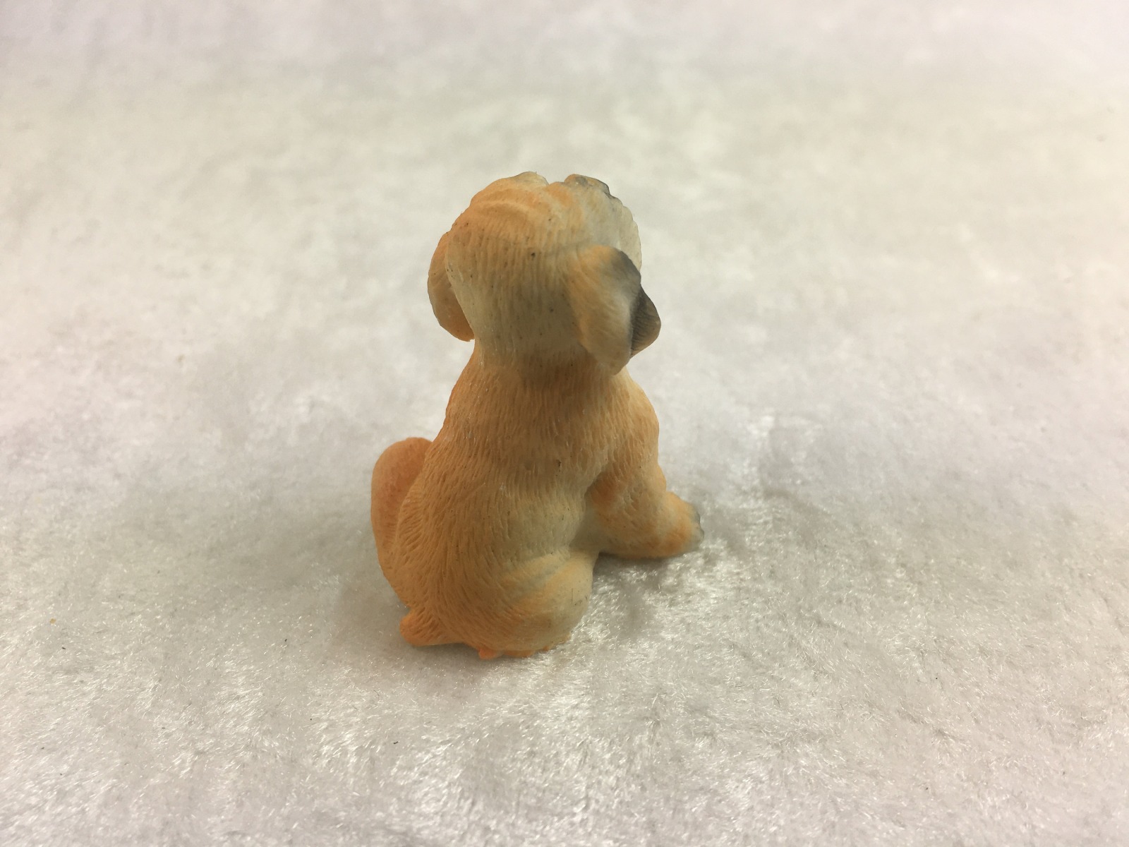 Hund sitzender Golden Retriever für die Puppenstube das Puppenhaus Krippen Miniaturen Modellbau 3