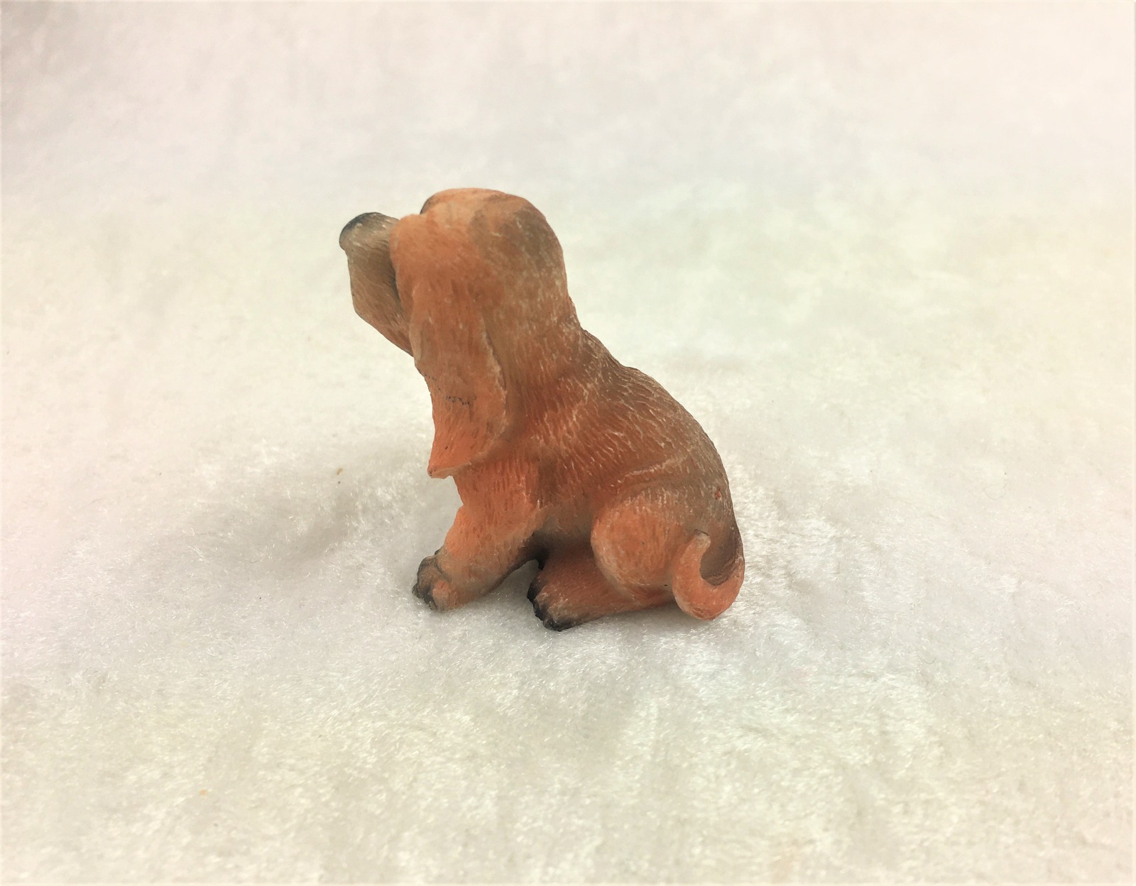 Hund Bluthund Jagdhund für die Puppenstube das Puppenhaus Krippen Miniaturen Modellbau 2