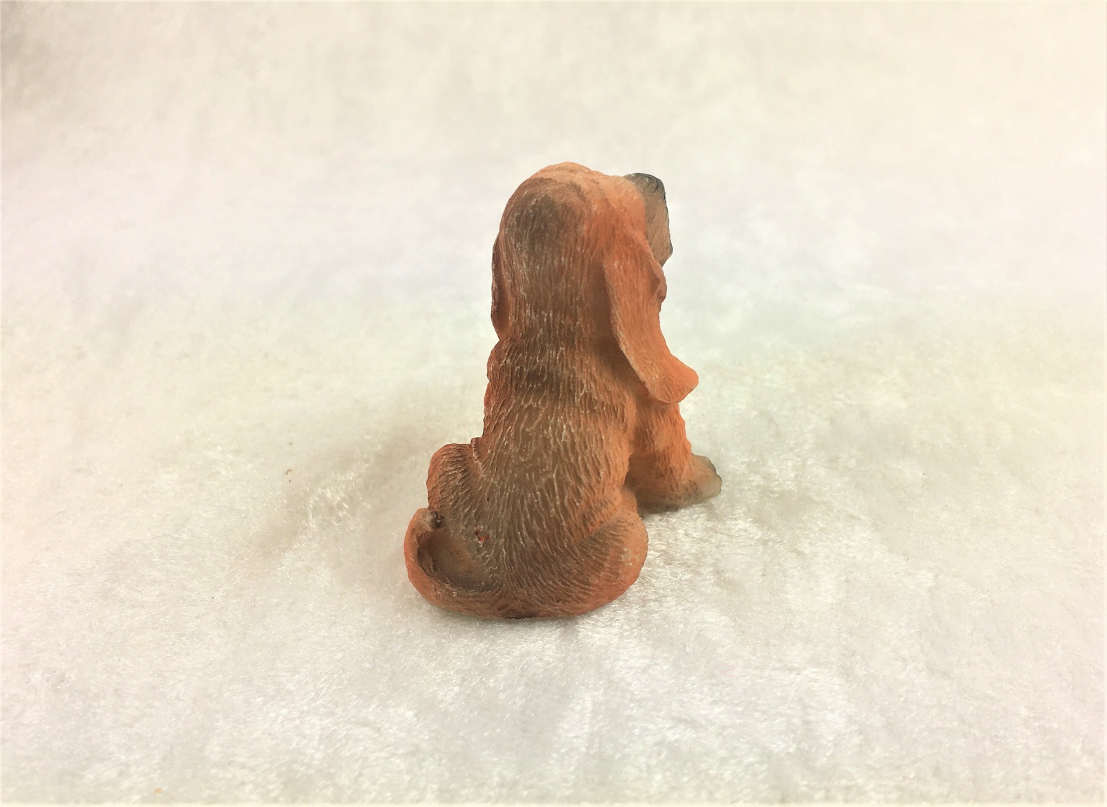 Hund Bluthund Jagdhund für die Puppenstube das Puppenhaus Krippen Miniaturen Modellbau 3