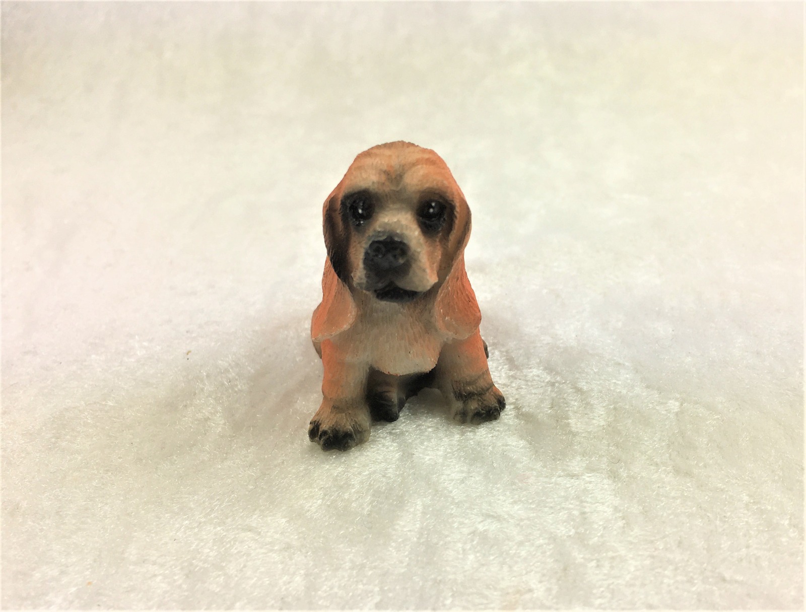 Hund Bluthund Jagdhund für die Puppenstube das Puppenhaus Krippen Miniaturen Modellbau