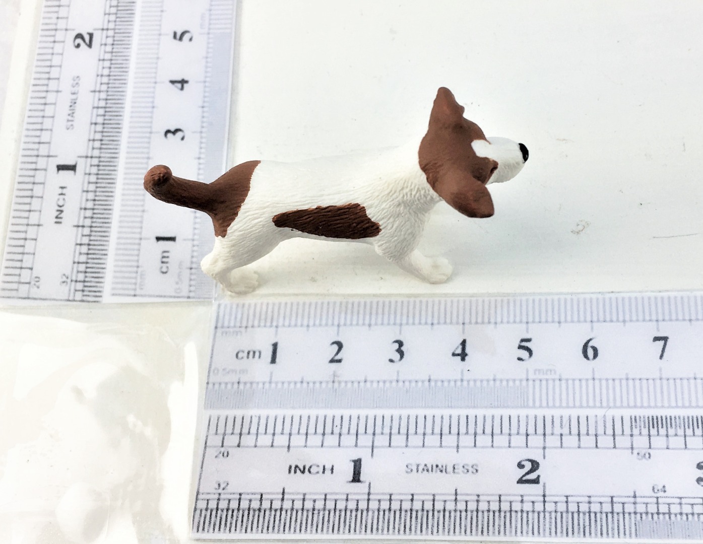 JACK RUSSEL Puppenhaus 2 Miniatur Hunde 1:12 009 