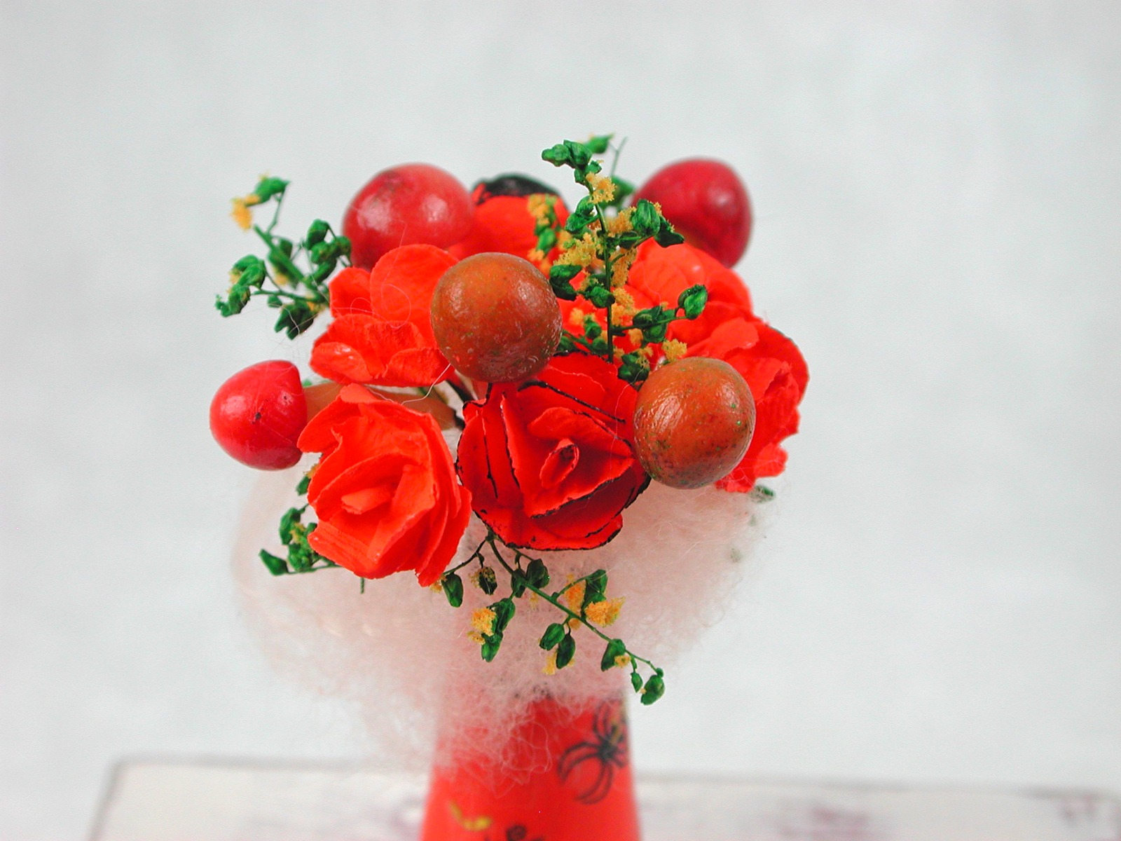Halloween Blumenstrauß mit Orangen Blüten in einer Kanne in Miniatur 1:12 6