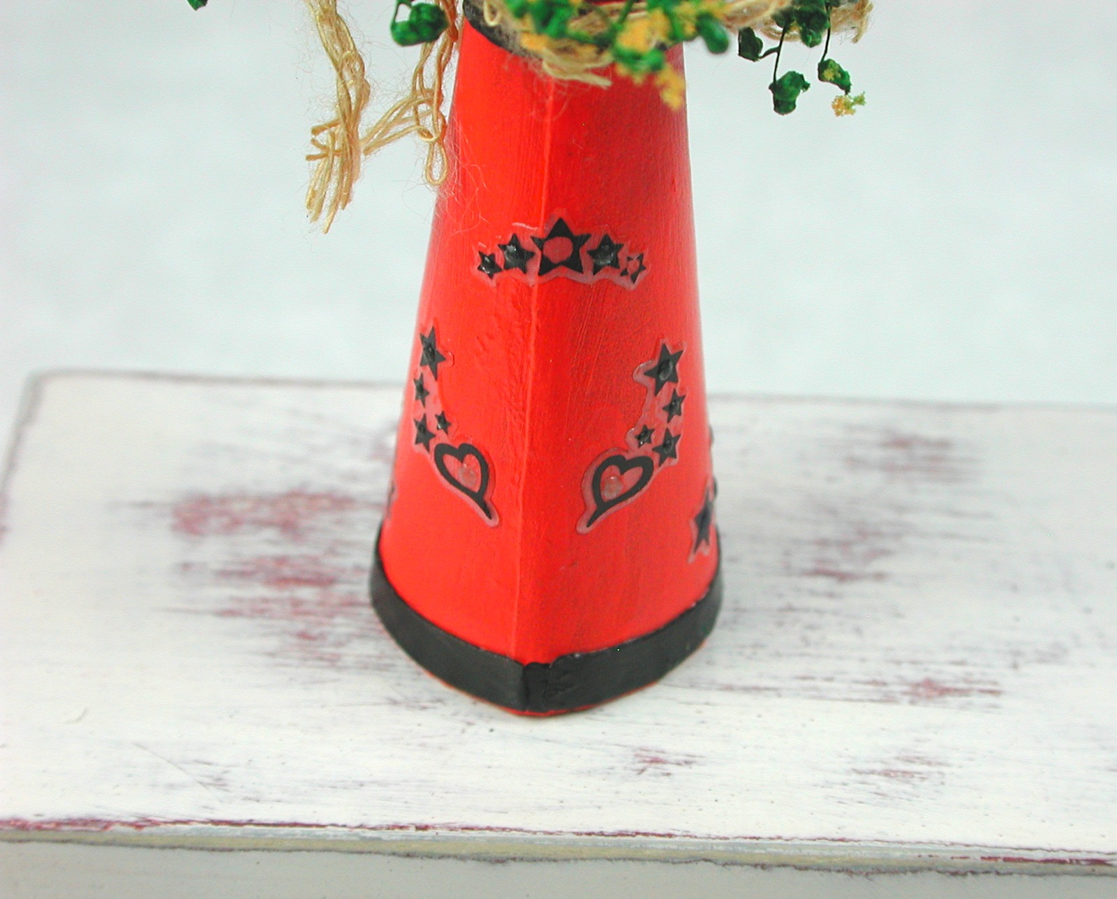 Halloween Blumenstrauß mit schwarzen Blüten in einer orangen Kanne in Miniatur 1:12 8