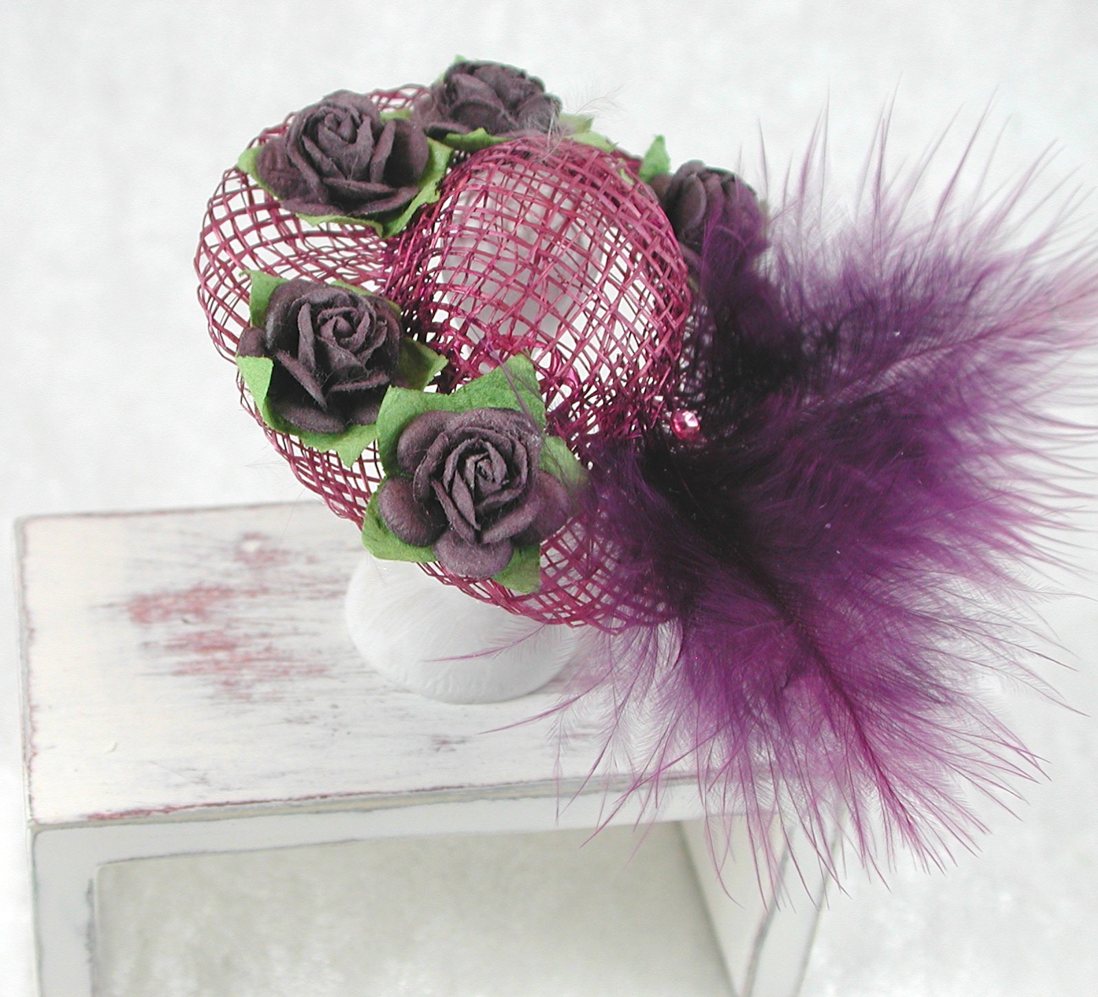 Damen Strohhut in Miniatur für die Puppenstube Maßstab 1:12 Violett 4