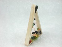 Dreieck aus Holz mit Kürbis, Gnom, Kröte und Herbstlaub zur Dekoration in der Puppenstube 7