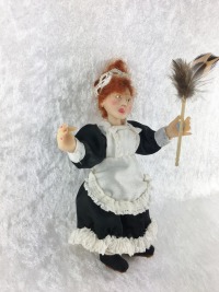 Puppe Dienstmädchen in Miniatur für die Puppenstube, Maßstab 1:12