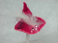 Hexenhut in Miniatur für die Puppenstube in der Farbe Pink, Maßstab 1:12