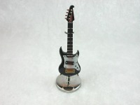 E-Gitarre schwarz in Miniatur 1:12