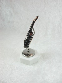 Gitarre dunkel in Miniatur 1:12 , Zupfinstrument 3