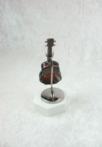 Gitarre hell in Miniatur 1:12 , Zupfinstrument 4