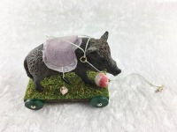 Wildschwein, Keiler, Reit-und Zugtier, für Kinder in Miniatur 1:12, Spielzeug für das Puppenhaus
