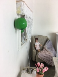 Luftballon in 1:12, Spielzeug für das Puppenhaus Kind.