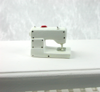 Tischnähmaschine modern in Miniatur für die Puppenstube 2