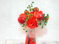 Halloween Blumenstrauß mit Orangen Blüten in einer Kanne in Miniatur 1:12 4