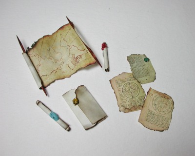 Schrift Set für die Hexe dem Alchemist oder Zauberer - in Miniatur 1:12 Puppenstube