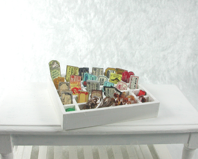 Miniatur Setzkasten im Vintage Stil im Maßstab 1zu12 Apotheke Hexe Alchemist - für das Puppenhaus