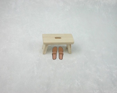 Fußbank kleiner Hocker 1:12 Miniatur