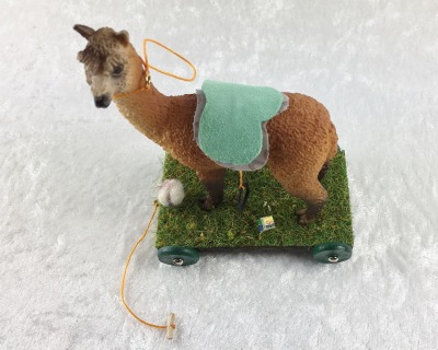 Lama, Reit-und Zugtier für Kinder in Miniatur 1:12, Spielzeug für das Puppenhaus Kind
