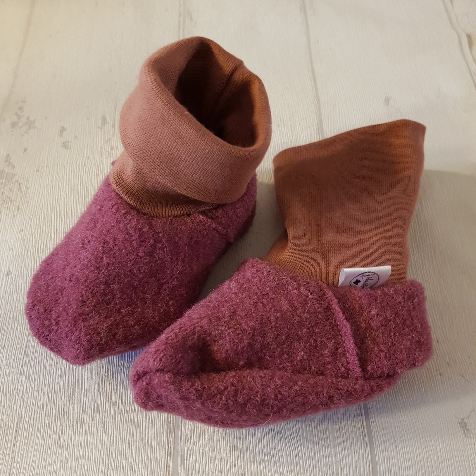Sofortkauf Handmade Schuhe aus Wollwalk beere Gr 18/19 von NahtRabatz