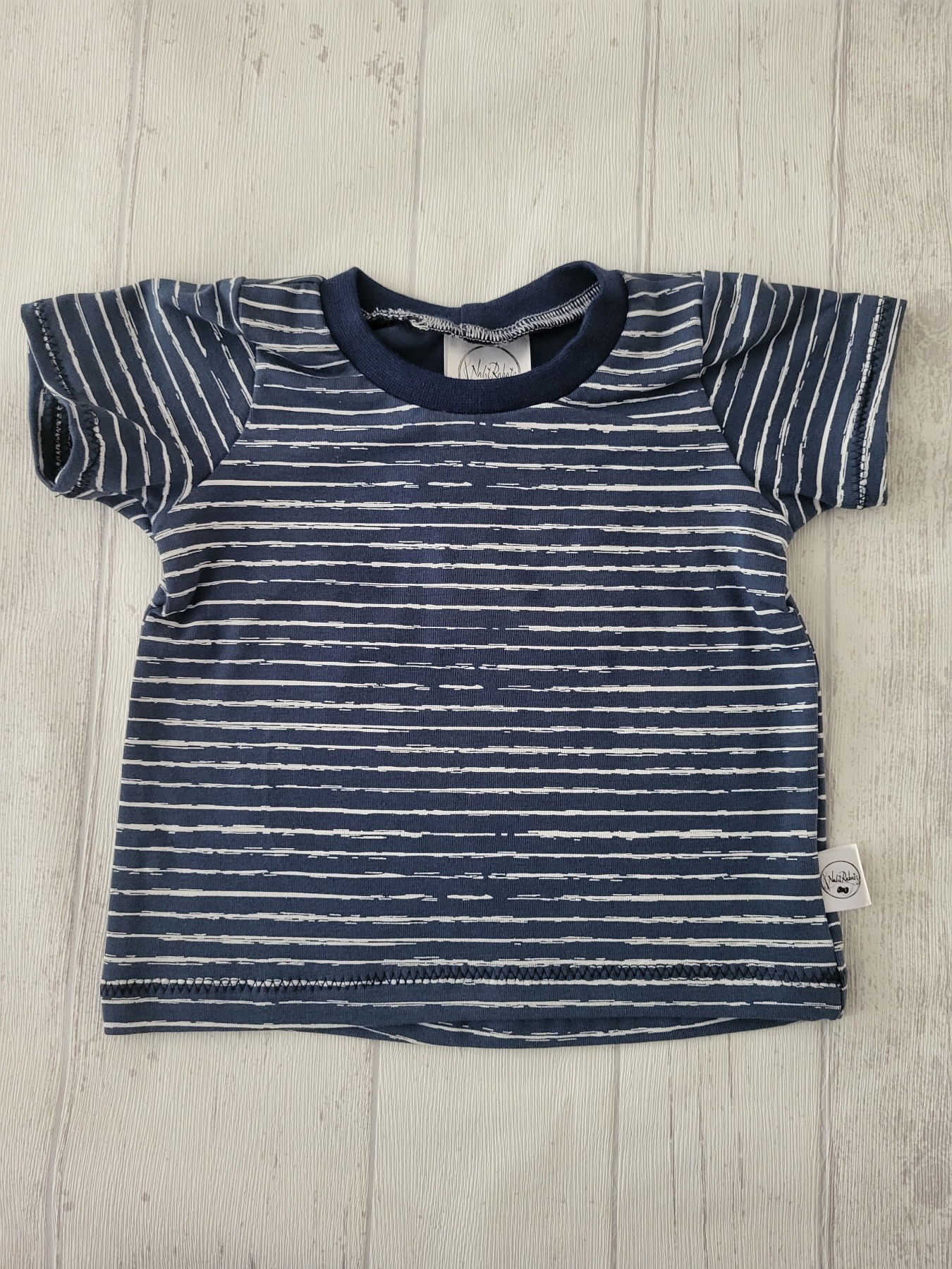 Sofortkauf Handmade T-Shirt kurzarm Streifen blau Gr. 62 von NahtRabatz