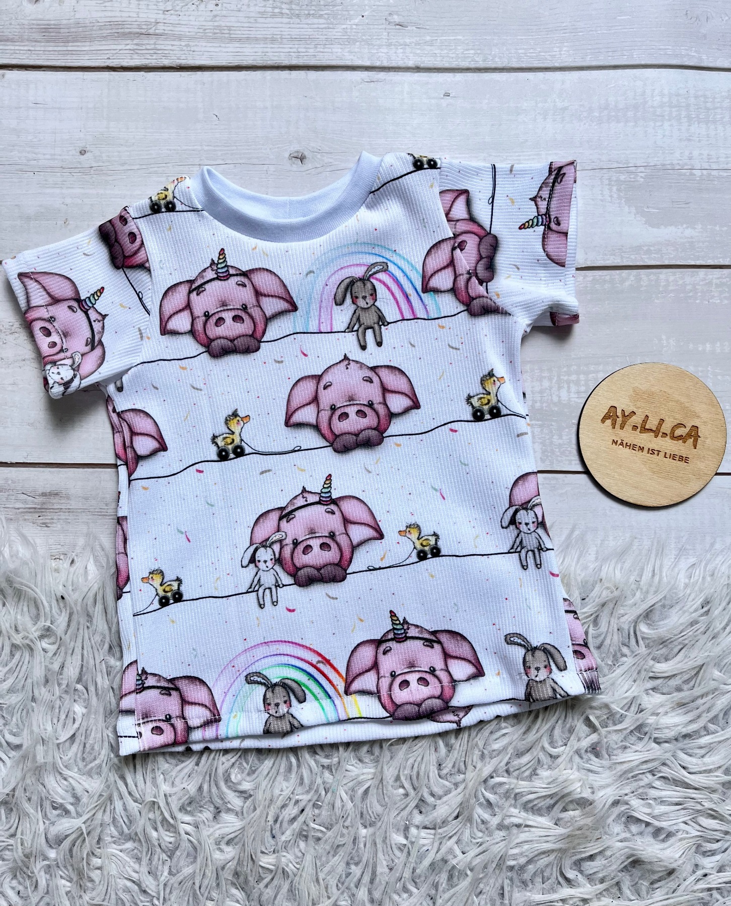 Sofortkauf Handmade T-Shirt Schweinchen Gr. 86 von ay.li.ca