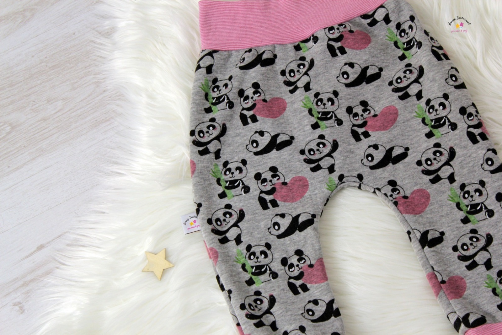 Sofortkauf Handmade Baggy Pants Pandas Gr 86 von Jennys Zaubernaht