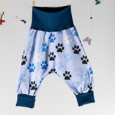 Sofortkauf Handmade Hose Hellblau mit Tatzen Gr 68 Knopflöchle - Handmade Hose für Babys