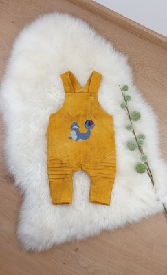 Sofortkauf Handmade Latzhose Robbe Senf Gr 50/56 Kleine Wunder - handgefertigte Latzhose für Babys