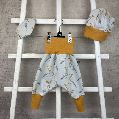 Sofortkauf Handmade Pumphose mit Mütze&Tuch Vögel in Gr 56/62 / Handmade JA love - selbst genähtes Set für Neugeborene