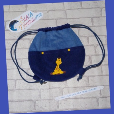 Sofortkauf Handmade Kinderturnbeutel aus Cord in blau mit Giraffenapplikation Sisis Nähträume - Handmade Turnbeutel für Kinder