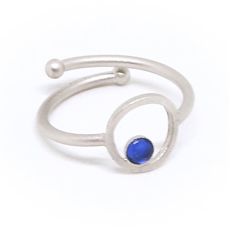Ring silbern mit blauem Acrylstein verstellbar rhodiniertes Messing