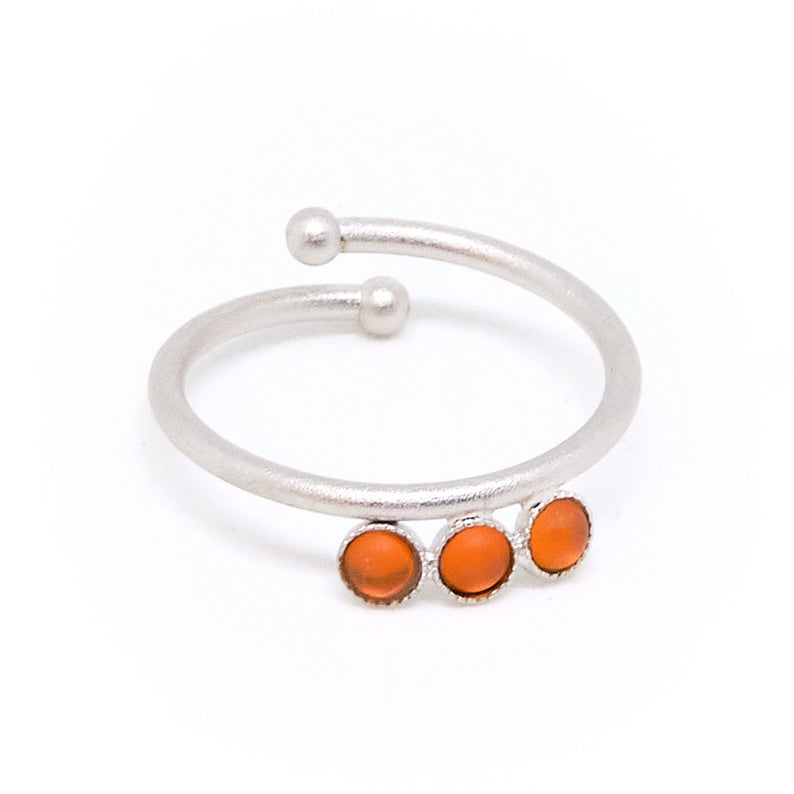 Ring silbern mit orangen Acrylsteinen verstellbar rhodiniertes Messing