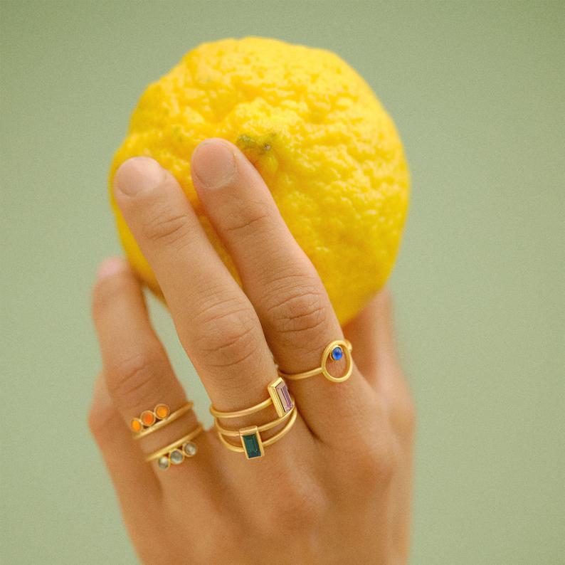 Ring vergoldet mit orangen Acrylsteinen verstellbar vergoldetes Messing 2