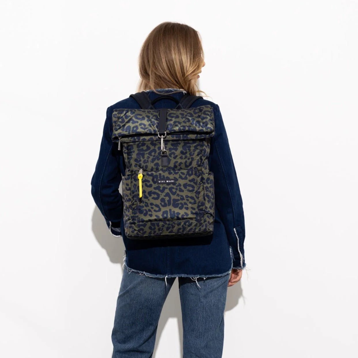 VIVI MARI - Padded Backpack medium - leo splashes navy/olive 3