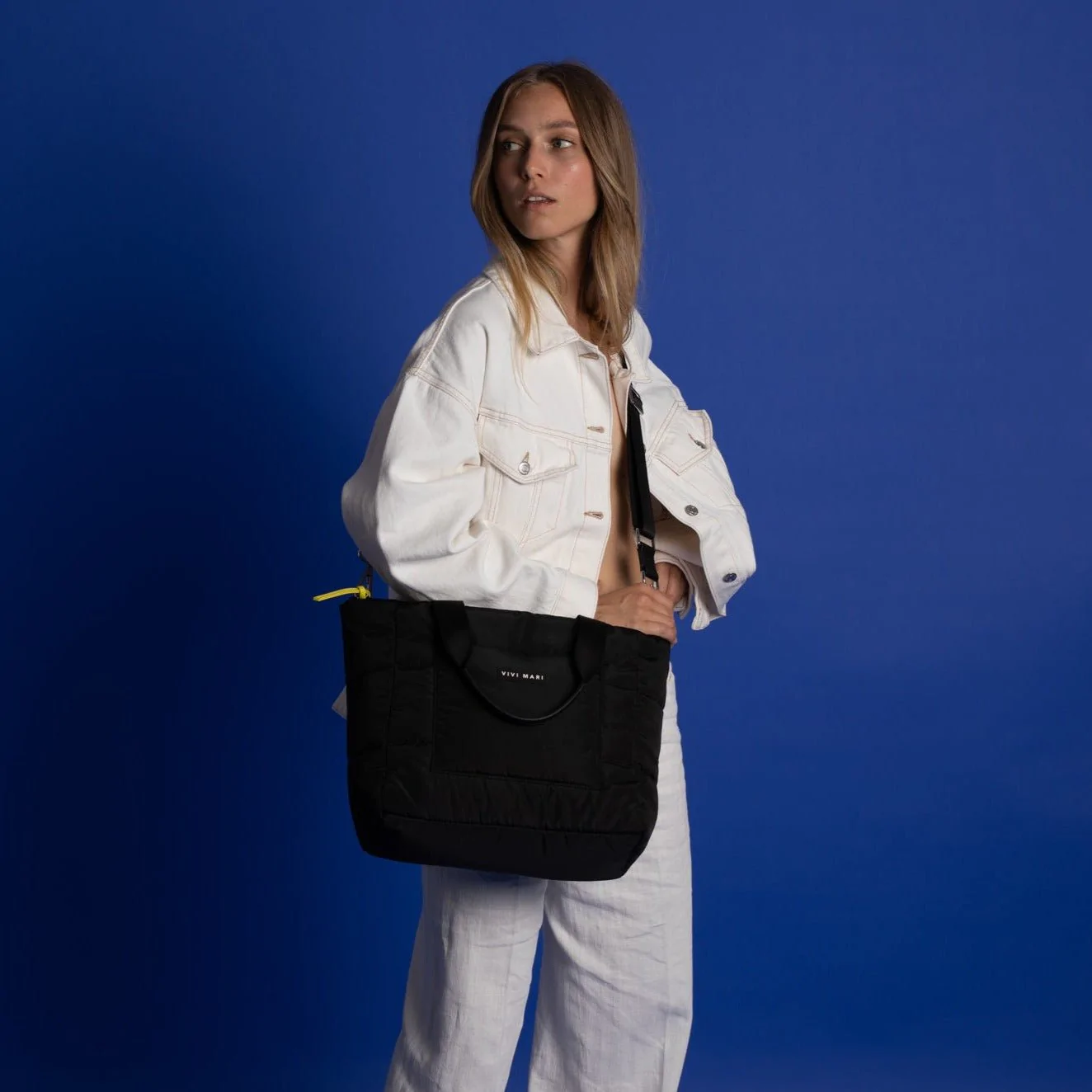 VIVI MARI - padded tote bag medium strap basic woven slim - black 11