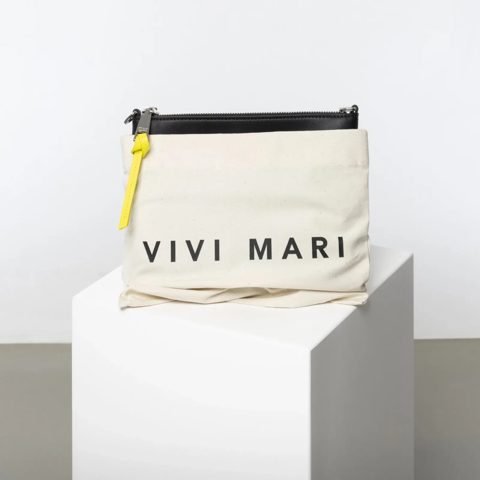 VIVI MARI - Pouch strap basic classic thin - black 4