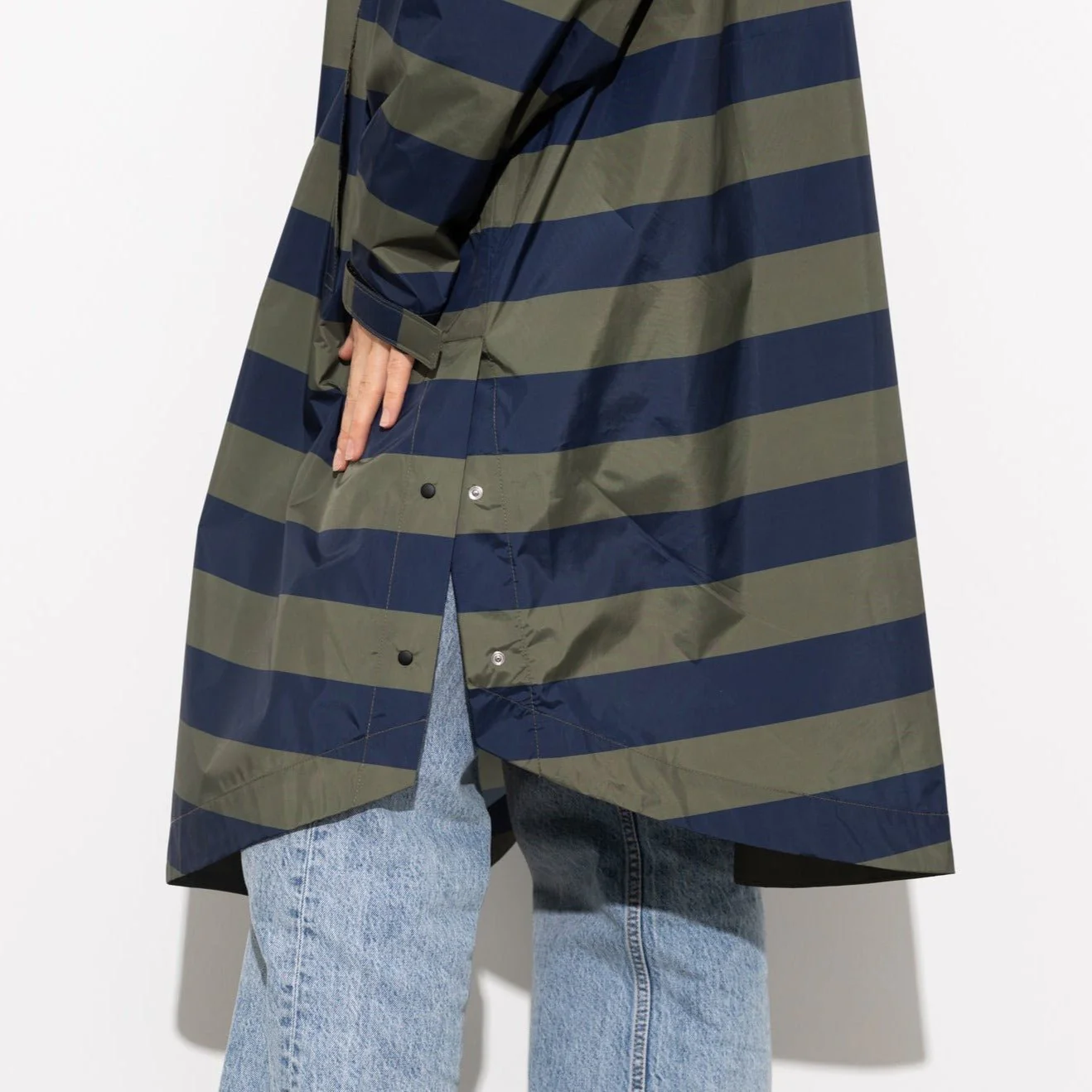VIVI MARI - Raincoat bold stripes - navy/olive 6