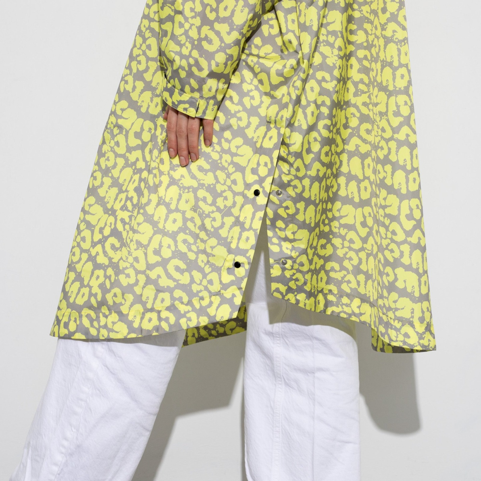 VIVI MARI - Raincoat leo splashes yellow/grey 9