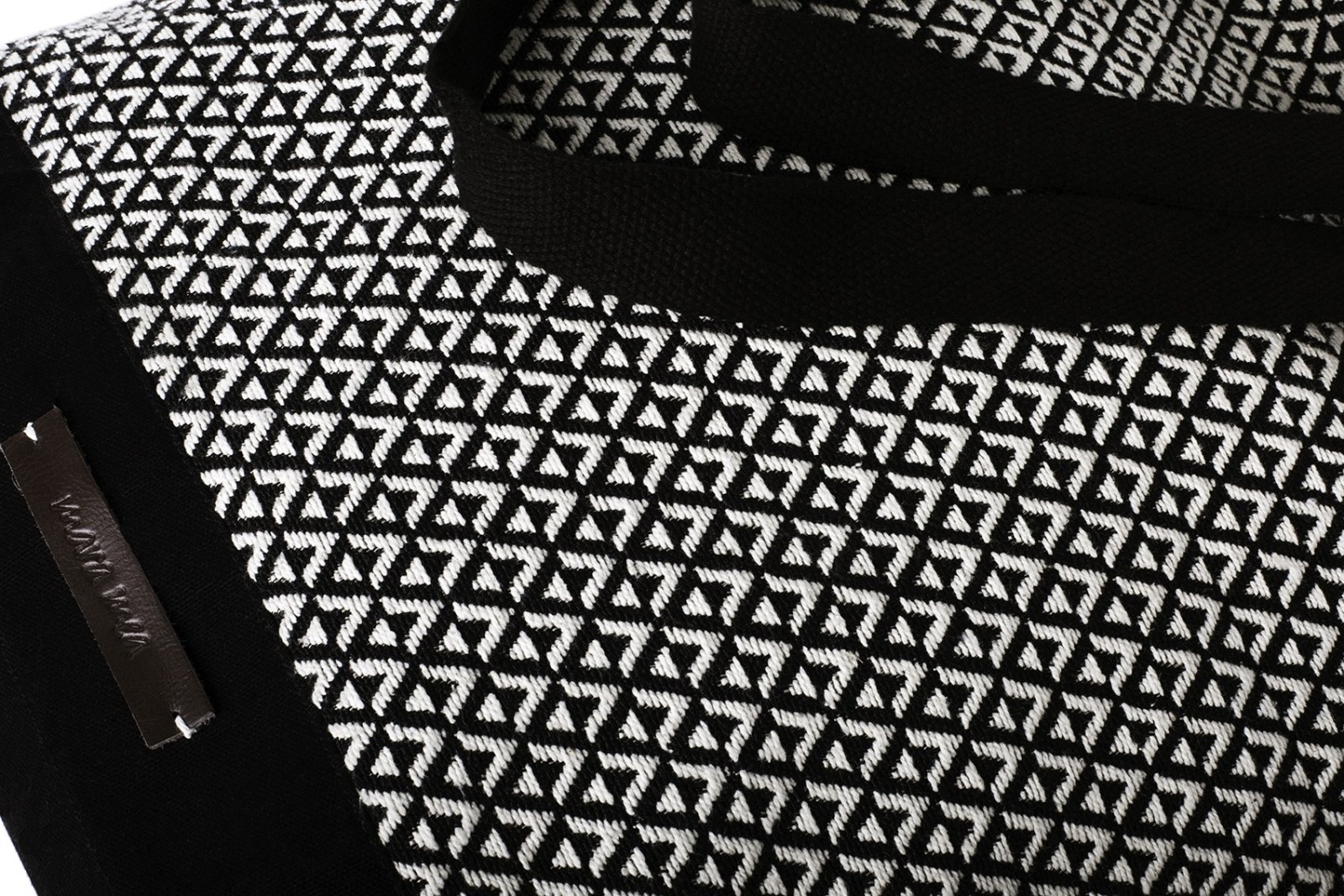 mara mea - diaper bag road trip - black/off white pattern 4