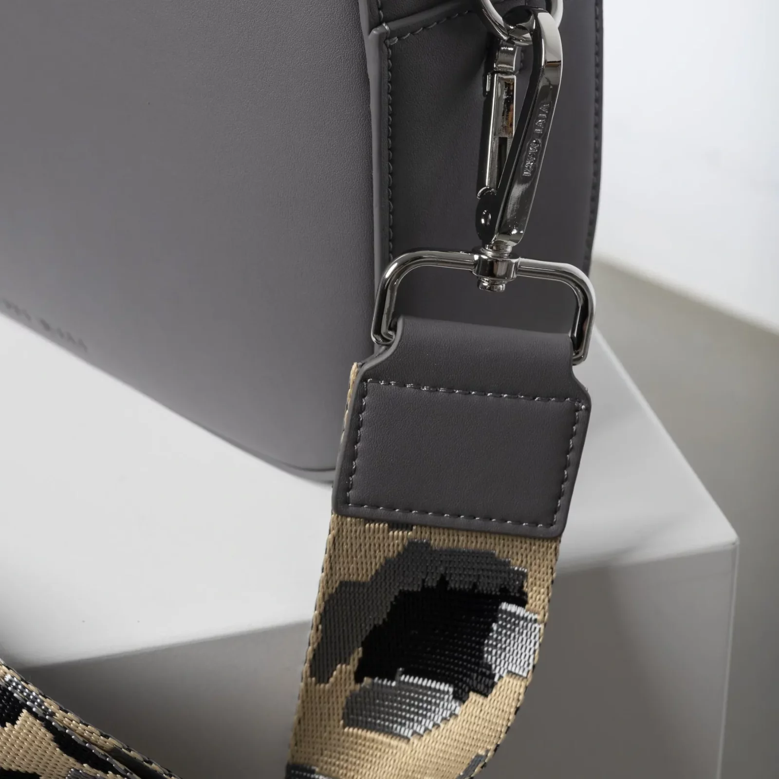 VIVI MARI - strap abstract leopard grey/black - taupe 5
