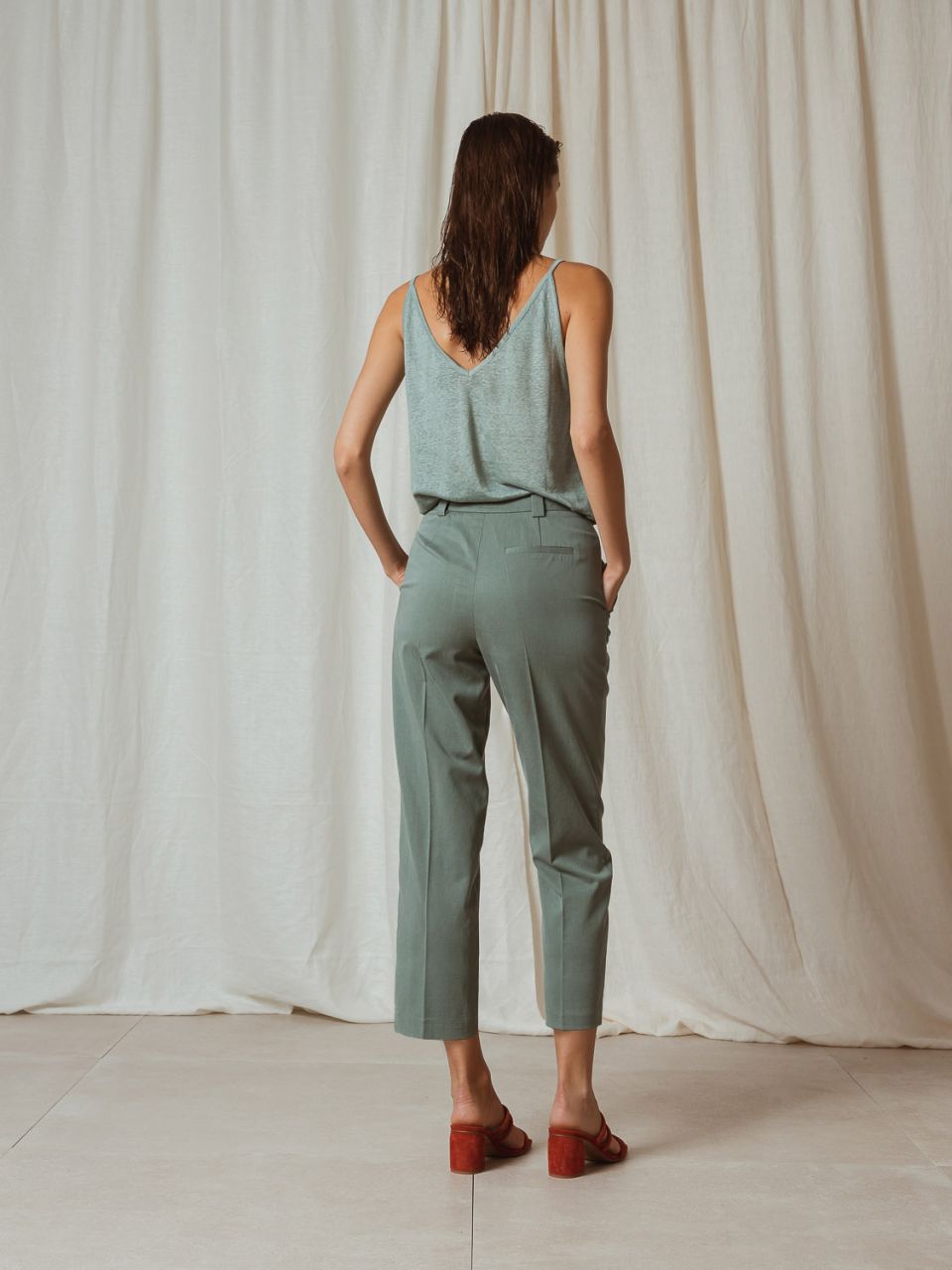 indi &amp; cold - CLASSIC LYOCELL TROUSERS - Verde 5