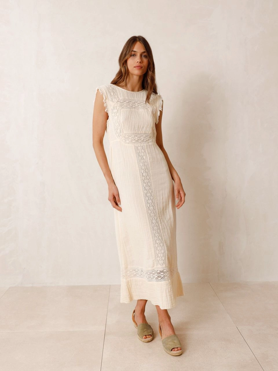 indi&amp;cold - MIDI DRESS IN DOUBLE COTTON GAUZE WITH LACE INSERTS - Ecru 6