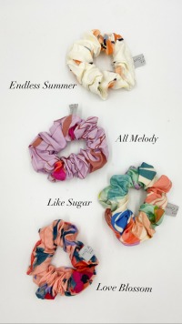 MIO ANIMO - Scrunchie A E N N V A N D E N B E R G H Collection - verschiedene Farben 3