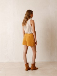 indi&amp;cold - CLASSIC PLEATED SHORTS - Amber 3