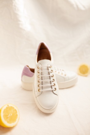 JUTELAUNE - TENNIS SNEAKER - white/lilac - handcrafted in Spain